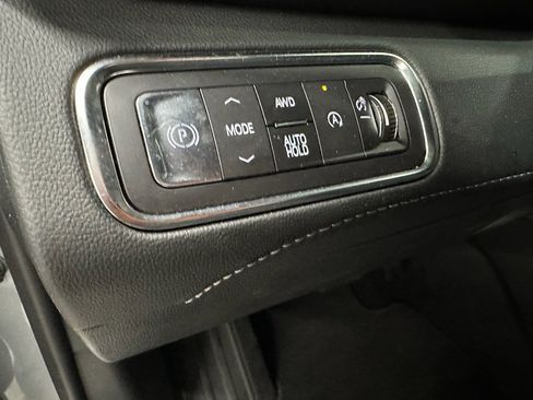 Certified 2025 Buick Enclave Sport Touring image 32