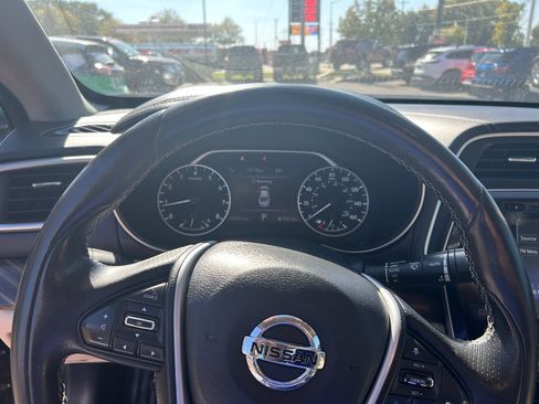 Used 2017 Nissan Maxima Platinum image 6