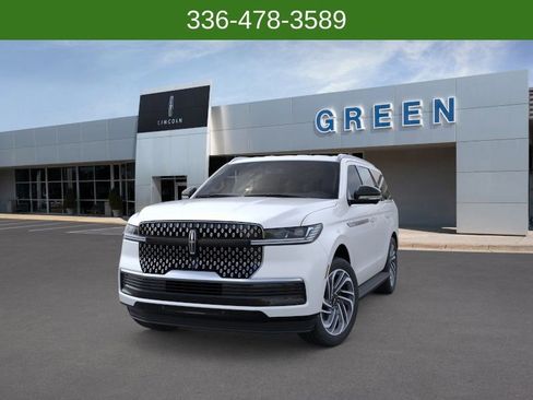 New 2026 Lincoln Navigator Premiere AWD/4WD image 2