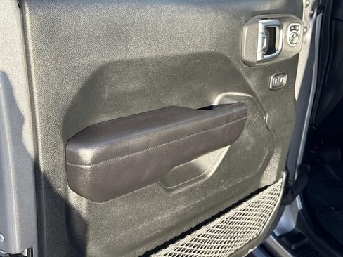 Used 2020 Jeep Gladiator Rubicon image 23