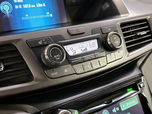 Used 2014 Honda Odyssey EX-L image 18