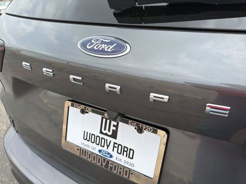 Used 2023 Ford Escape ST-Line w/ Tech Pack #1 FWD image 17