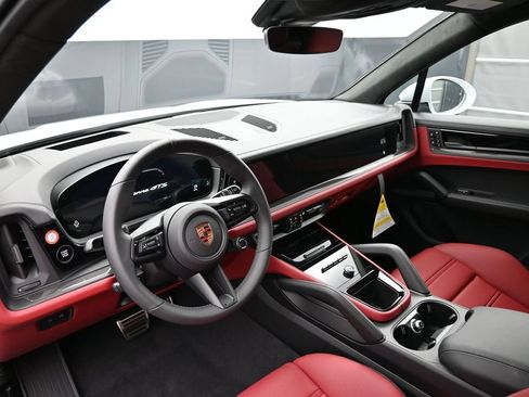 New 2026 Porsche Cayenne GTS AWD/4WD image 5