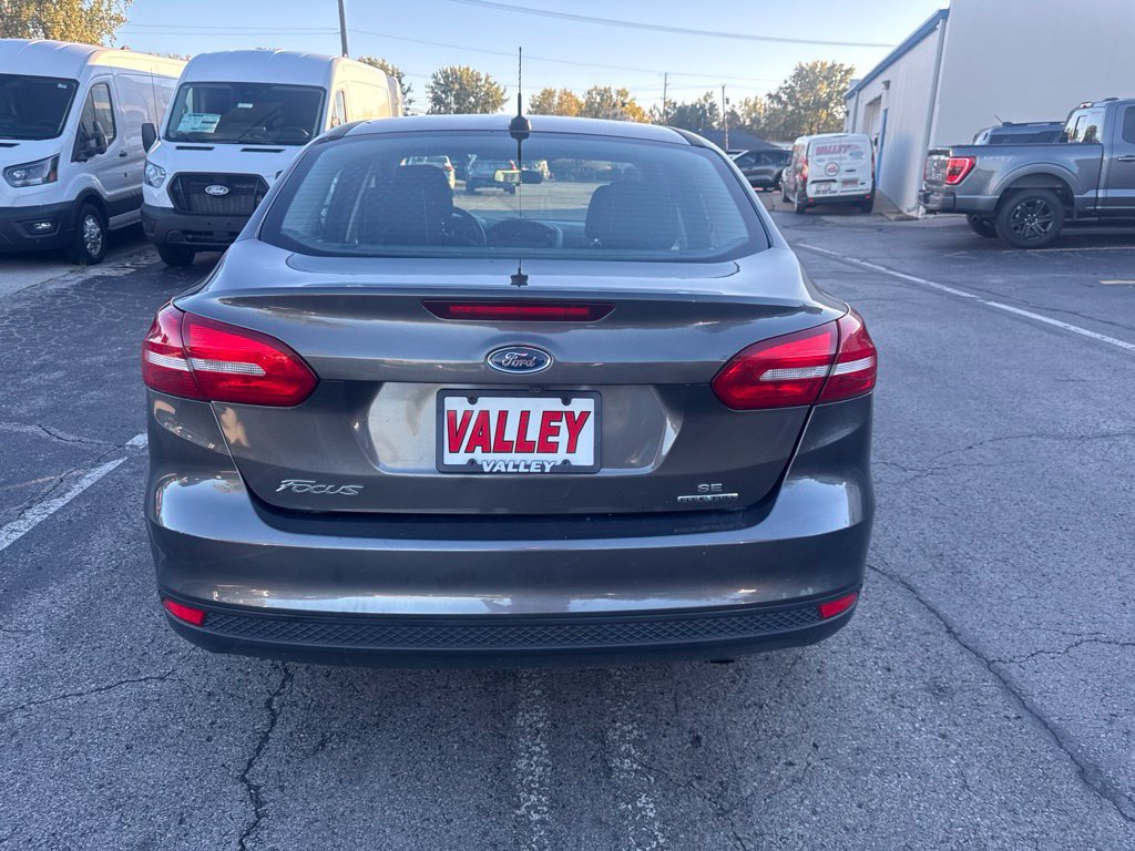Used 2015 Ford Focus SE FWD image 5