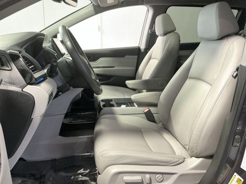 Used 2023 Honda Odyssey Touring image 14