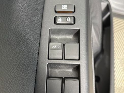 Used 2016 Toyota RAV4 XLE AWD/4WD image 24