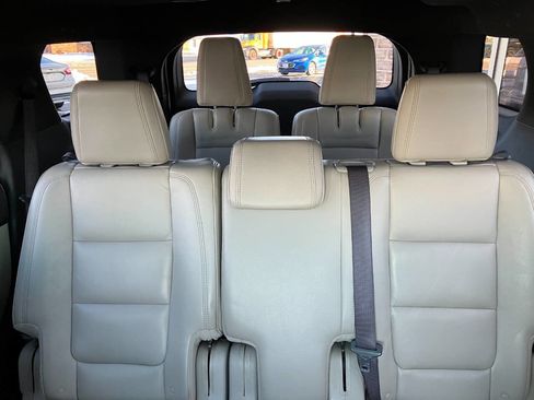 Used 2013 Ford Explorer XLT image 21