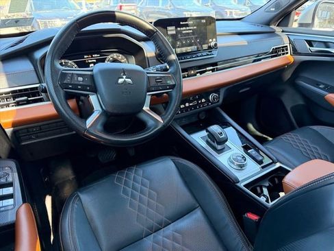 Used 2023 Mitsubishi Outlander SEL AWD/4WD image 7