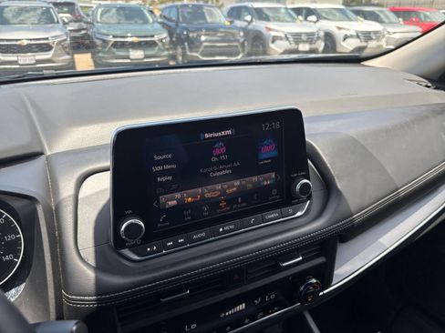 Used 2025 Nissan Rogue SV FWD image 20