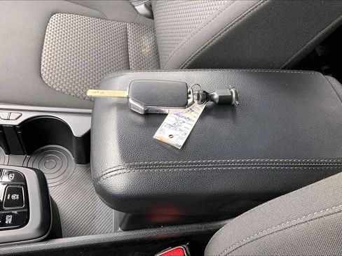 Used 2024 Kia Sportage LX FWD image 15