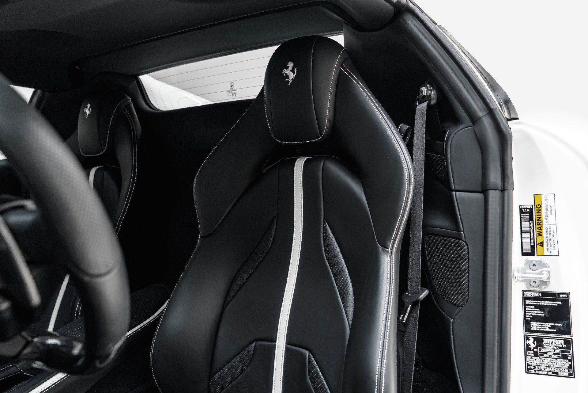 Used 2022 Ferrari 812 GTS RWD image 5