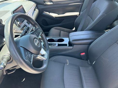 Used 2024 Nissan Altima 2.5 SV FWD image 26