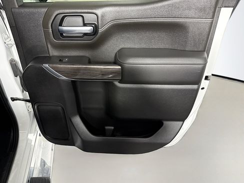 Used 2020 Chevrolet Silverado 1500 LTZ w/ LTZ Convenience Package AWD/4WD image 27
