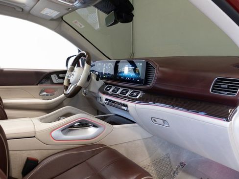 Used 2021 Mercedes-Benz Maybach GLS 600 4MATIC image 31