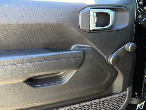 Used 2022 Jeep Wrangler Unlimited Sport image 13