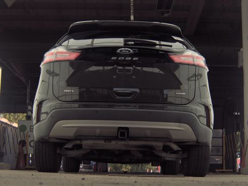 Used 2023 Ford Edge SEL w/ Convenience Package AWD/4WD image 6