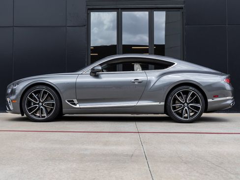 Used 2022 Bentley Continental GT image 9