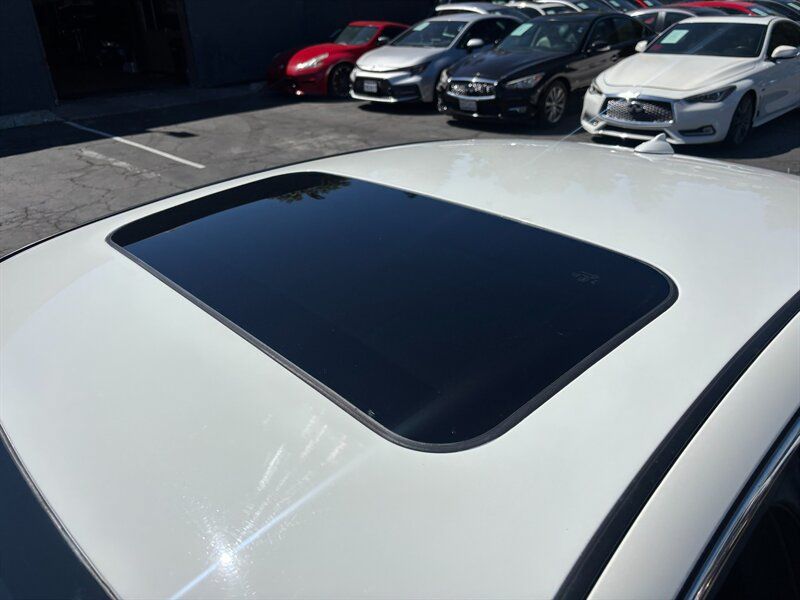 Used 2018 INFINITI Q50 Red Sport 400 w/ Sensory Package (Sport) RWD image 16