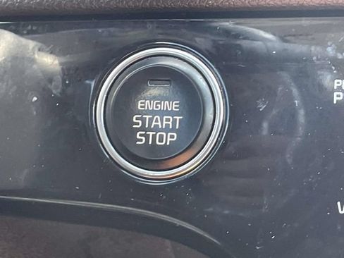 Certified 2022 Kia Sportage EX w/ EX Technology Package FWD image 28