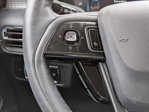 Used 2023 Lincoln Corsair FWD image 12