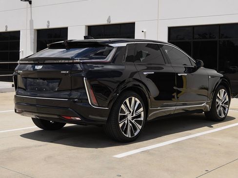 Used 2024 Cadillac Lyriq Luxury RWD image 9