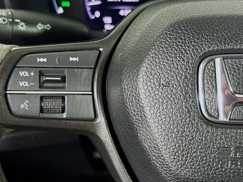 Used 2025 Honda Accord LX image 11