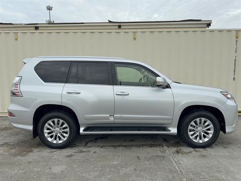 Used 2016 Lexus GX 460 w/ Premium Package AWD/4WD image 2