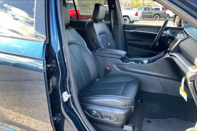 New 2026 Jeep Grand Cherokee Limited AWD/4WD image 32