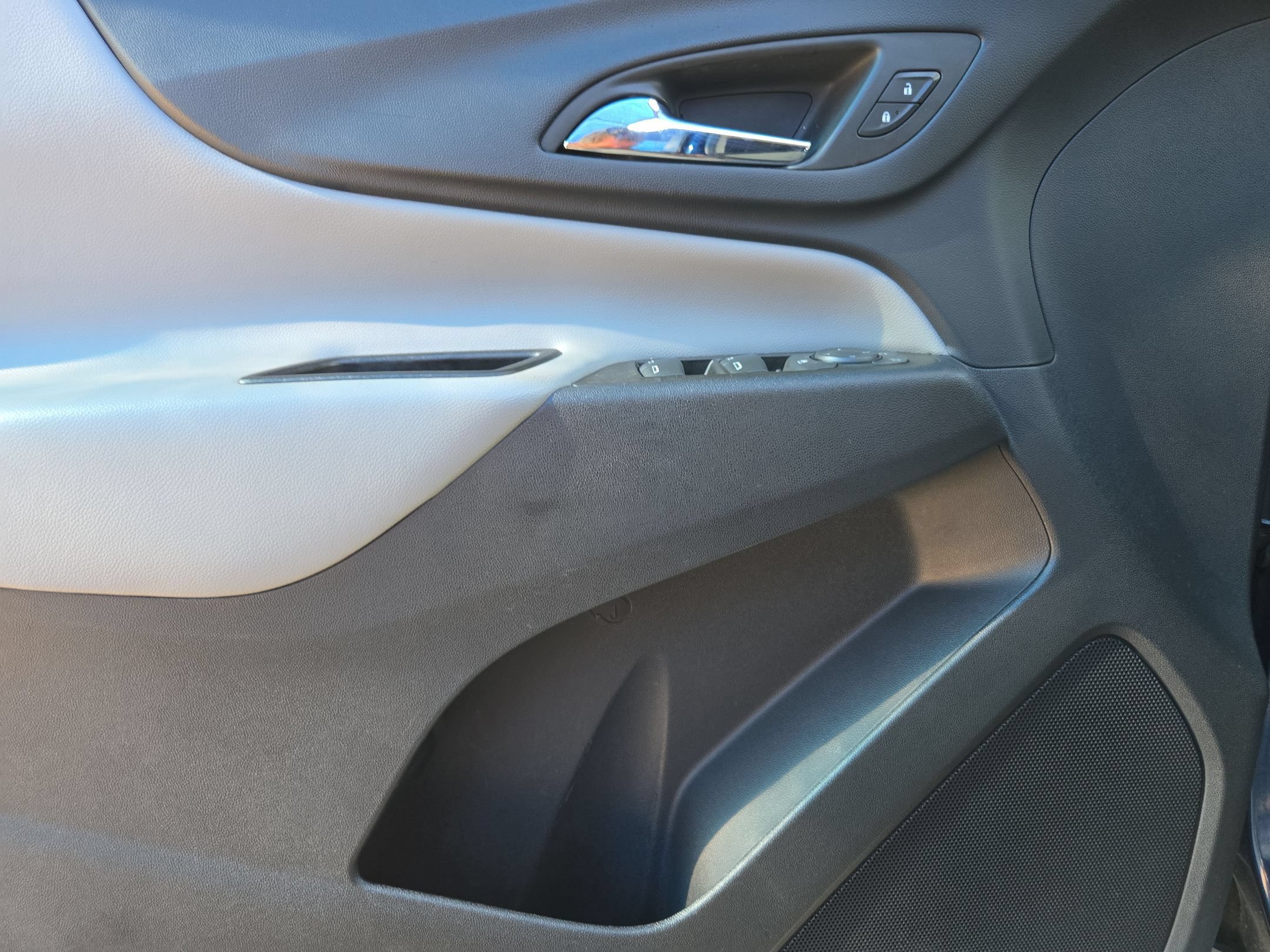 Used 2023 Chevrolet Equinox LS w/ LS Convenience Package FWD image 10