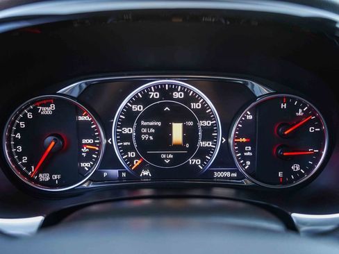 Used 2023 Chevrolet Traverse Premier image 25