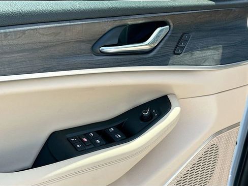 New 2026 Jeep Grand Cherokee L Limited RWD image 13