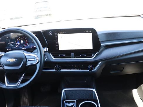 Used 2026 Chevrolet Equinox LT FWD image 14