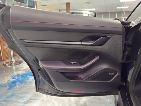 Used 2022 Porsche Taycan GTS image 12