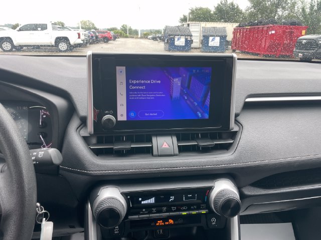 Used 2025 Toyota RAV4 LE AWD/4WD image 12