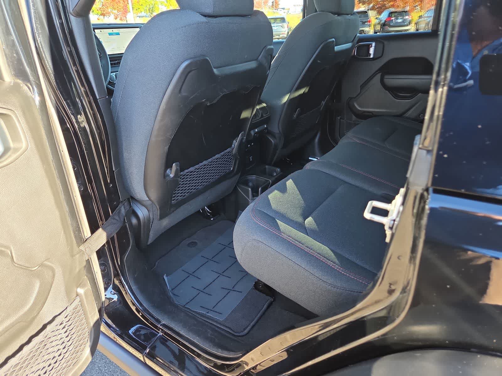Used 2025 Jeep Wrangler Unlimited Rubicon AWD/4WD image 20