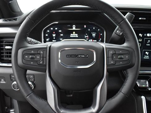 Used 2025 GMC Sierra 3500 Denali Ultimate AWD/4WD image 16