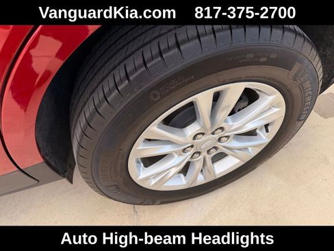 Used 2024 Cadillac XT5 Luxury w/ LPO, Floor Liner Package FWD image 9
