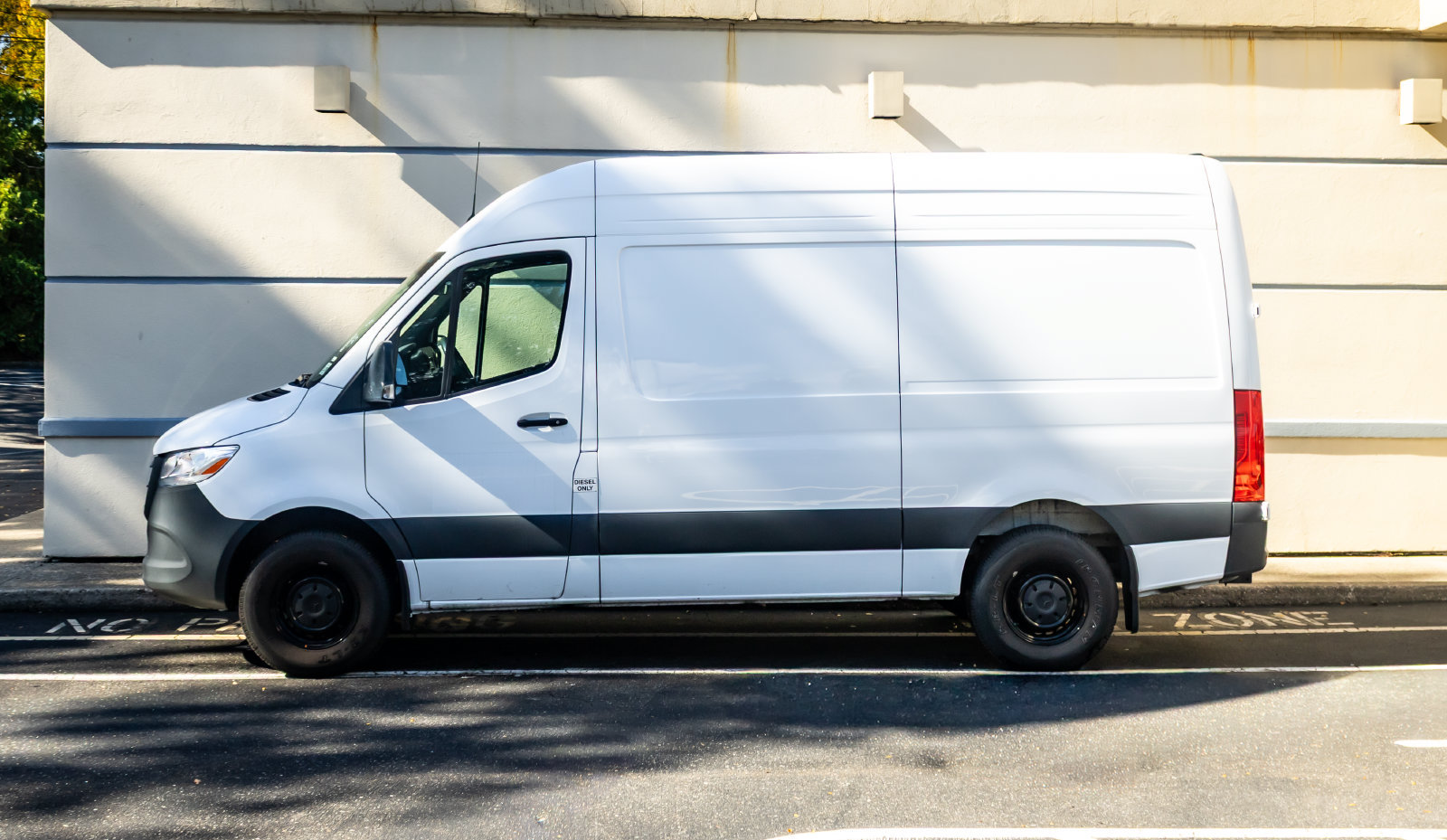 Used 2025 Mercedes-Benz Sprinter 2500 image 4