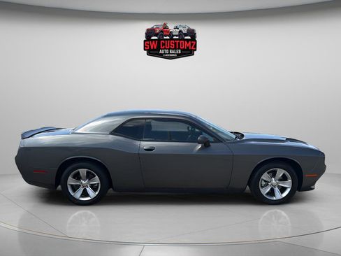 Used 2023 Dodge Challenger SXT image 8