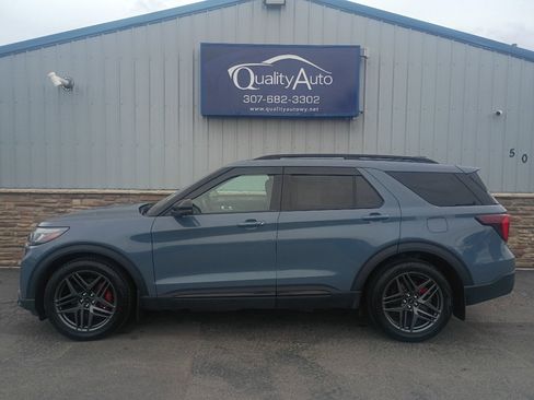 Used 2025 Ford Explorer ST AWD/4WD image 1