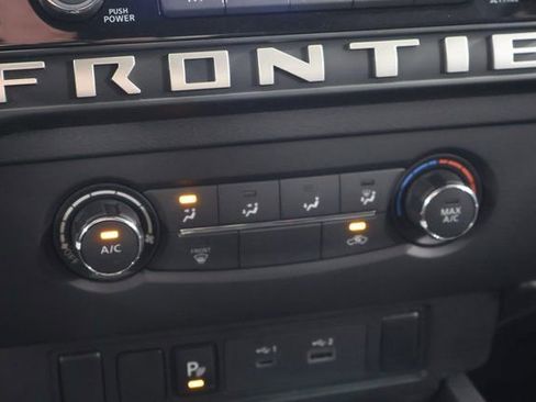 New 2025 Nissan Frontier SV image 18