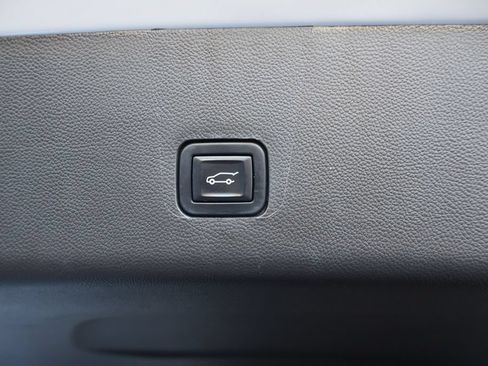 Used 2022 Chevrolet Traverse RS AWD/4WD image 27