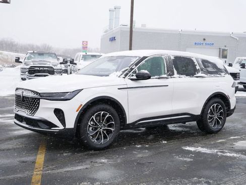 New 2026 Lincoln Nautilus Premier image 3