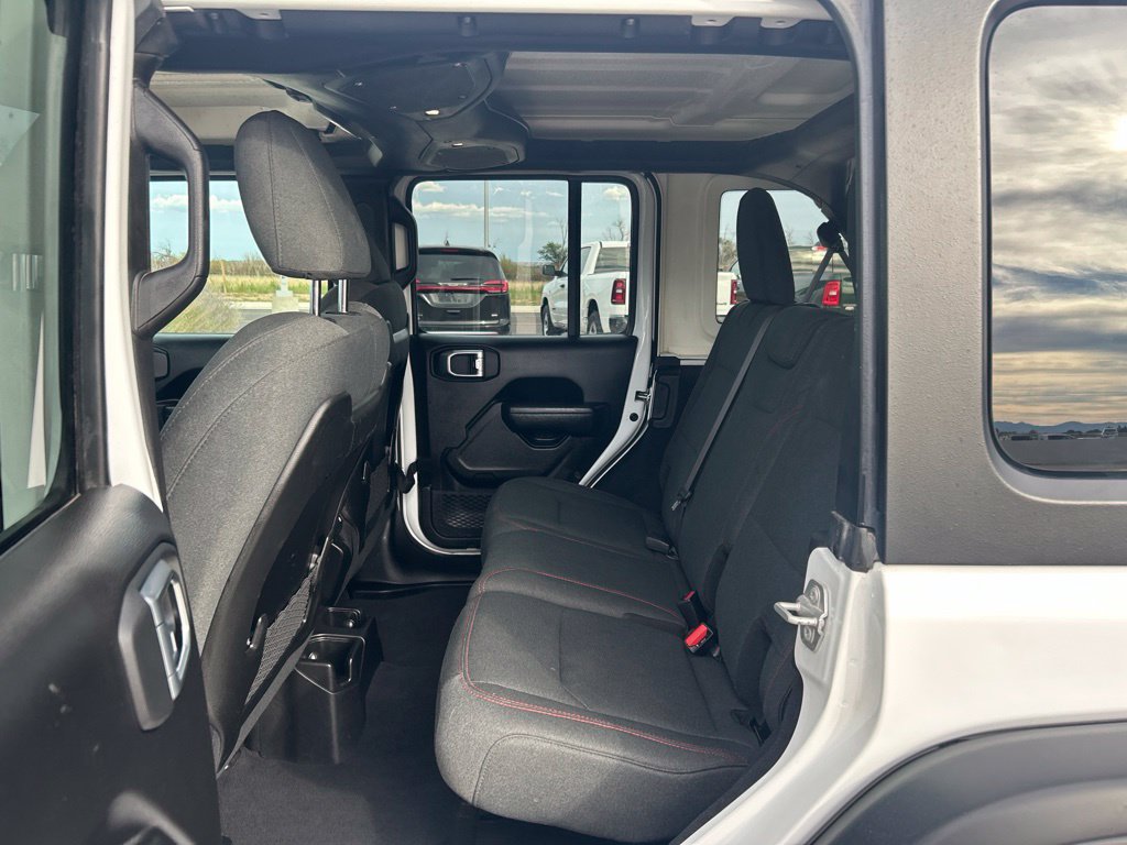 Used 2025 Jeep Wrangler Unlimited Rubicon AWD/4WD image 11