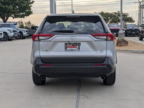 Used 2025 Toyota RAV4 LE AWD/4WD image 7