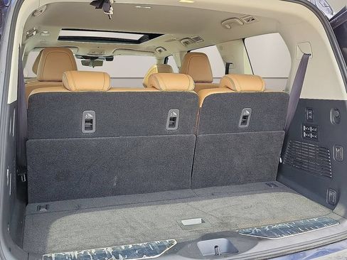 Used 2025 INFINITI QX80 Sensory AWD/4WD image 7