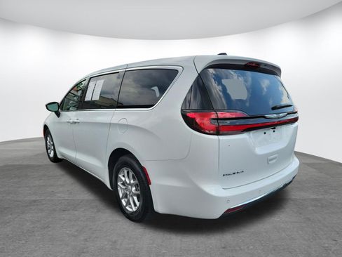 Used 2026 Chrysler Pacifica Select FWD image 31