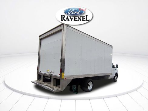 Used 2023 Ford E-350 and Econoline 350 Super Duty w/ Power Windows & Locks Group image 4