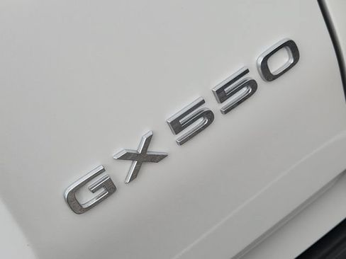 Used 2025 Lexus GX 550 AWD/4WD image 9