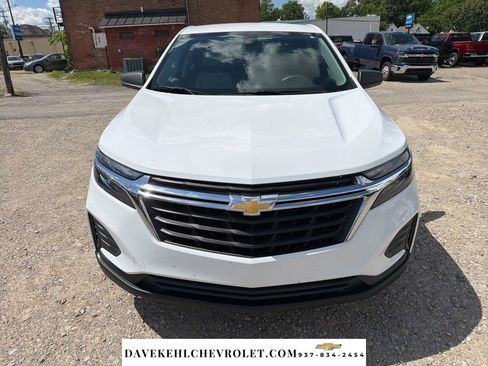 Used 2022 Chevrolet Equinox LS w/ LS Convenience Package FWD image 2